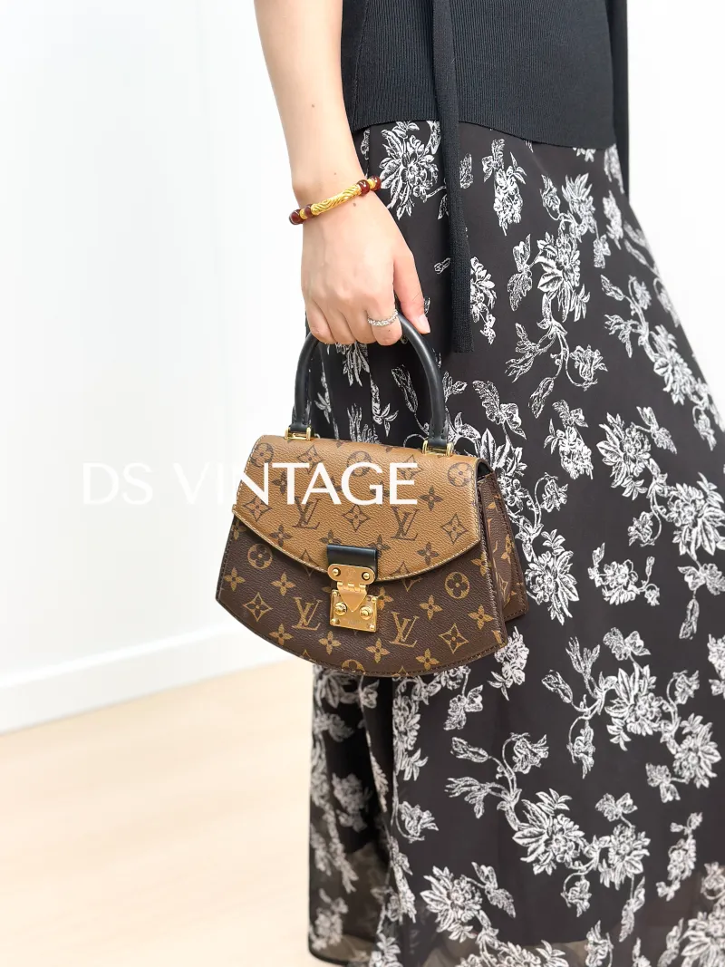 Louis Vuitton Crossbody Bag Tilsitt Monogram PVC Medium24 × 7 × 18 cm — on-model view 3 of 4