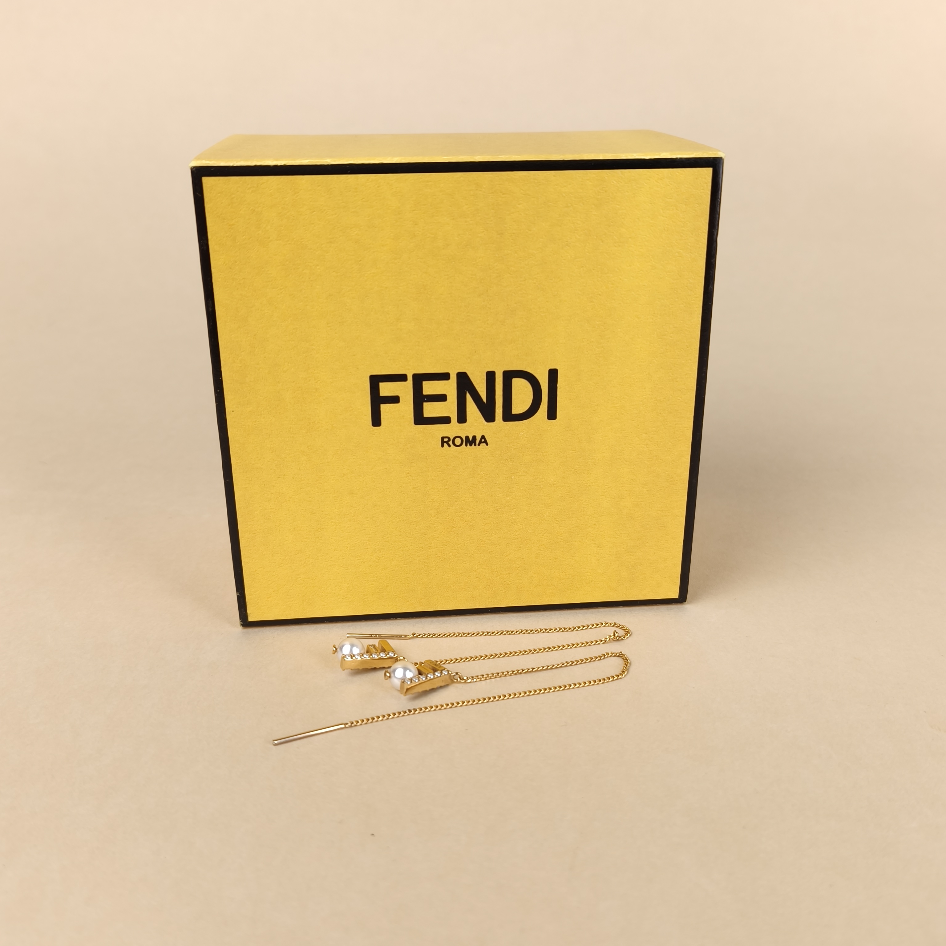 FENDI Earrings F Pearl Pendant Gold — cover view 3 of 6