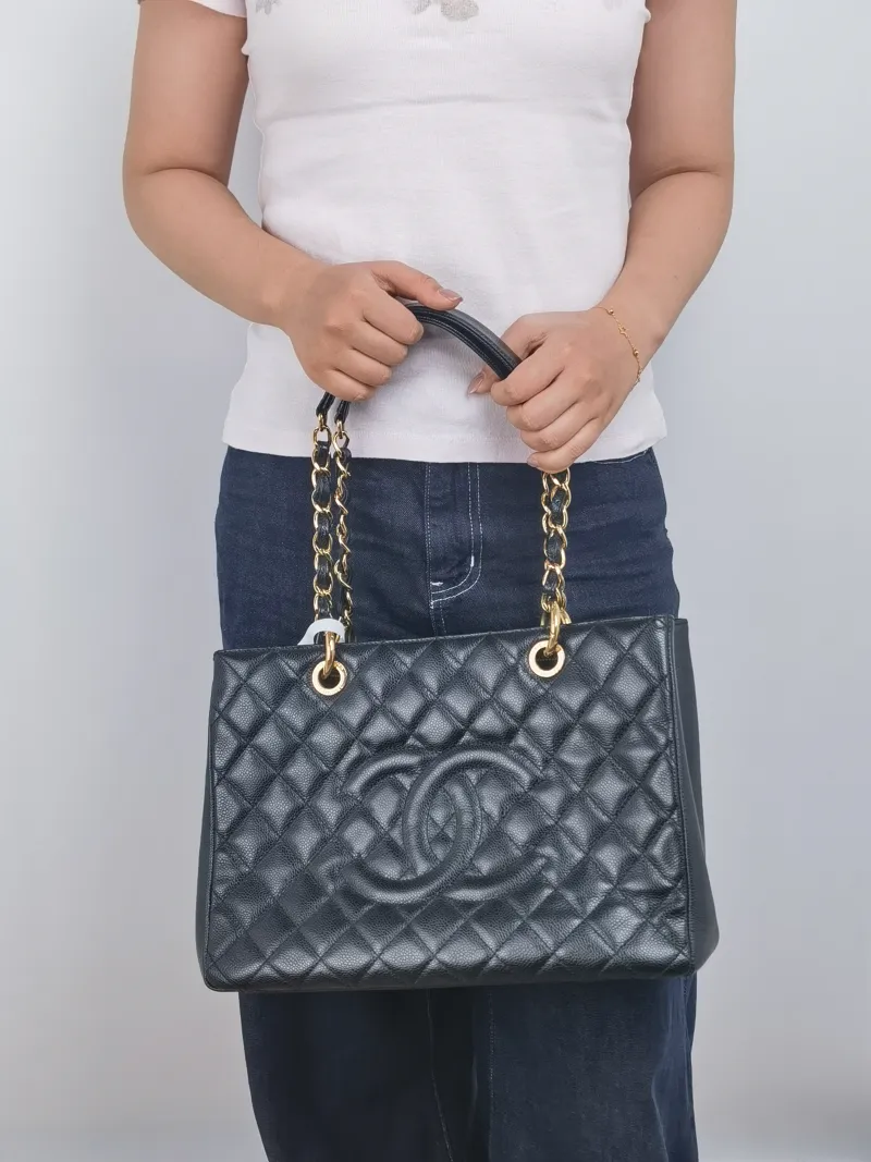 Chanel Shoulder Bag Grand Shopping Tote​ GST Shopping Tote Black Grained Calfskin Large 33 × 13 × 24 cm 15 — on-model view 2 of 2