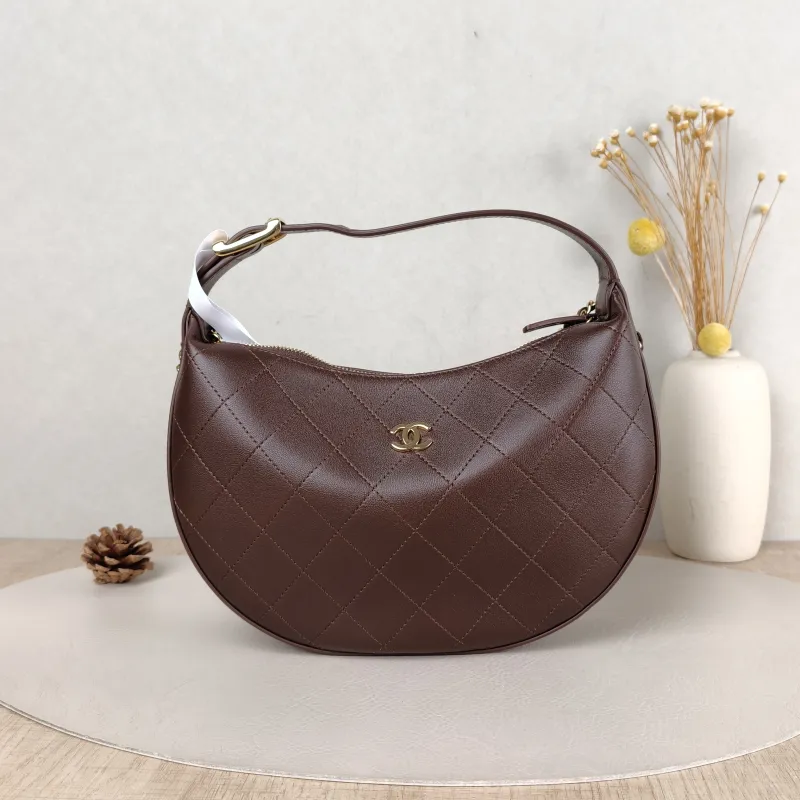 Chanel Shoulder Bag hobo Lambskin One Size 23.5 × 6 × 15 cm