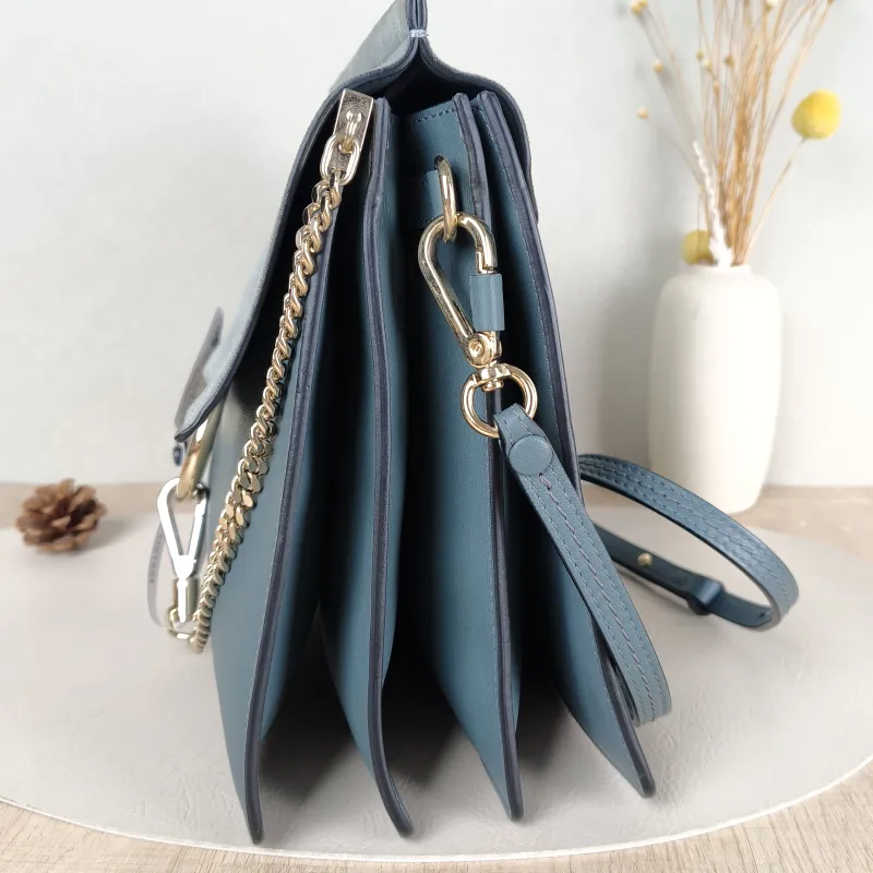 Chloé Shoulder Bag faye Crossbody Bag Grey Suede One Size 32 × 2 × 21.5 cm — detail view 2 of 12
