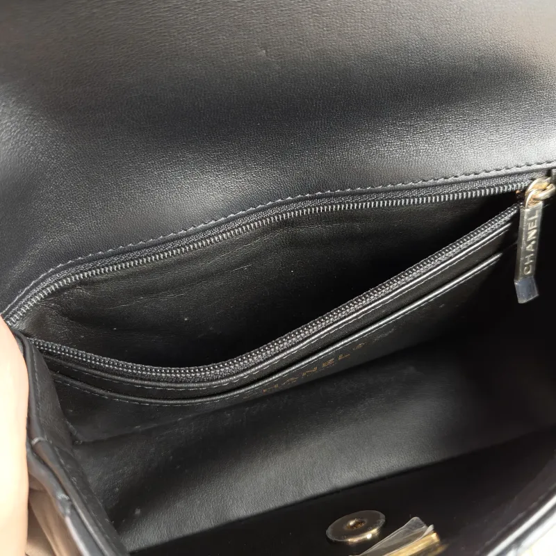Chanel Crossbody Bag mini Black Lambskin mini 20 × 6 × 12 cm — detail view 12 of 12