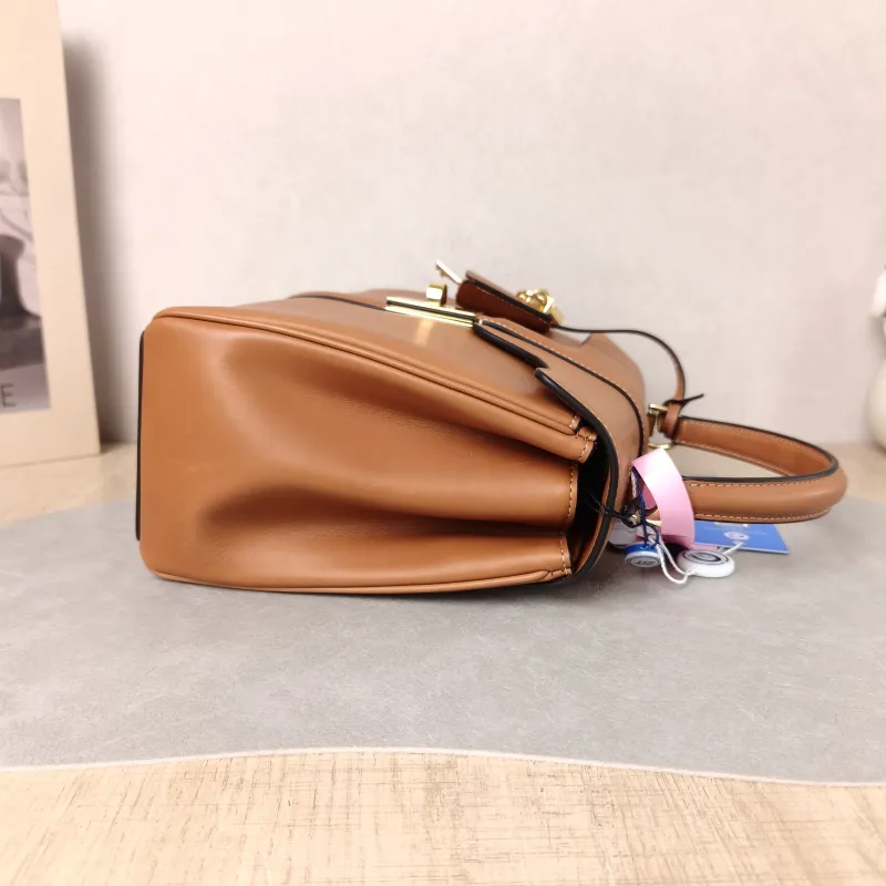 CELINE Crossbody Bag 16 Edition Caramel Calfskin Small 23 × 10 × 18 cm — detail view 9 of 12