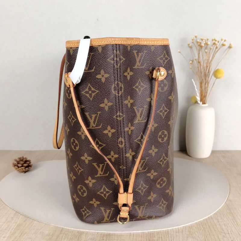 Louis Vuitton Shoulder Bag Neverfull Monogram PVC Medium 31 × 14 × 28 cm — detail view 11 of 11