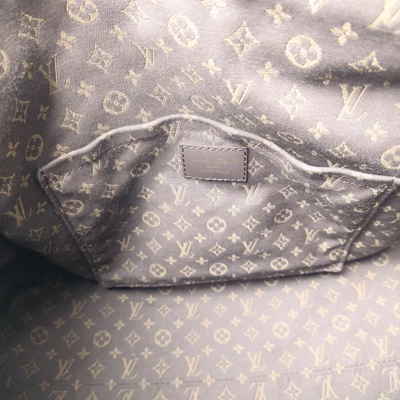 Louis Vuitton Shoulder Bag EXPRESS Shoulder Bag Green Suede Medium 36 × 18.5 × 24 cm — detail view 12 of 13