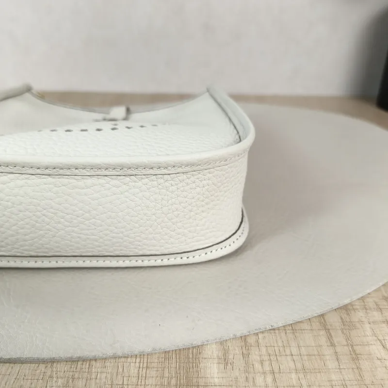 Hermès Crossbody Bag Evelyne Mini 16 Mini 1610Craie TC Calfskinmini17 × 5.5 × 18 cm — detail view 8 of 11