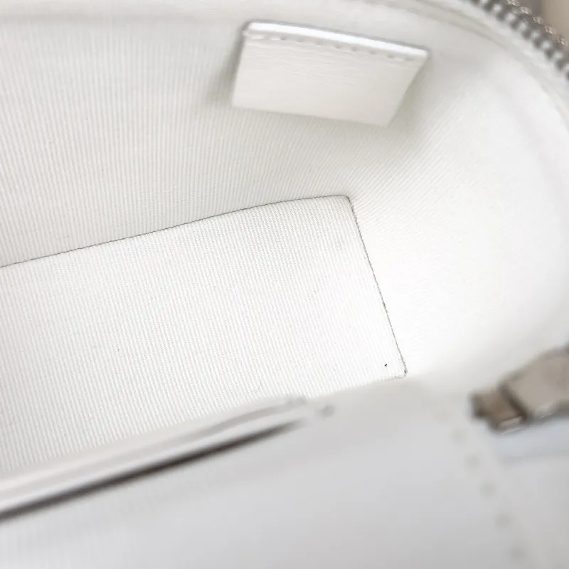 Chanel Crossbody Bag lp Box Bag Top Handle Crossbody Bag White Calfskin One Size 19.5 × 5 × 17 cm — detail view 9 of 13