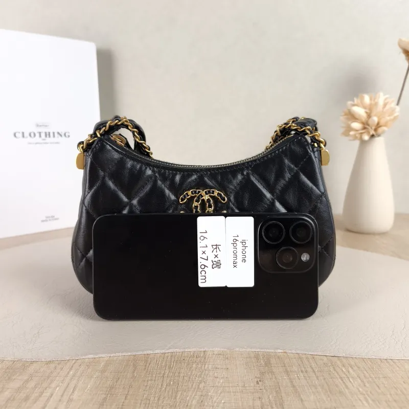 Chanel Shoulder Bag hobo 19 Black Lambskin Small 20 × 4.5 × 13 cm — cover view 2 of 5