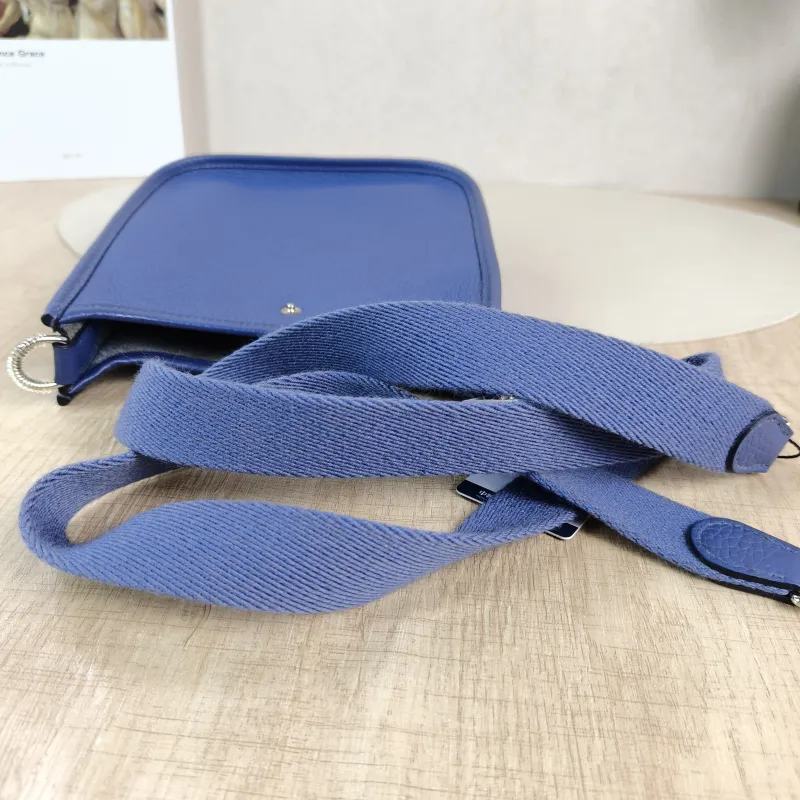 Hermès Crossbody Bag Evelyne Mini 16 Mini 16 Blue TC Calfskin Mini 17 × 5.5 × 18 cm D — detail view 5 of 12