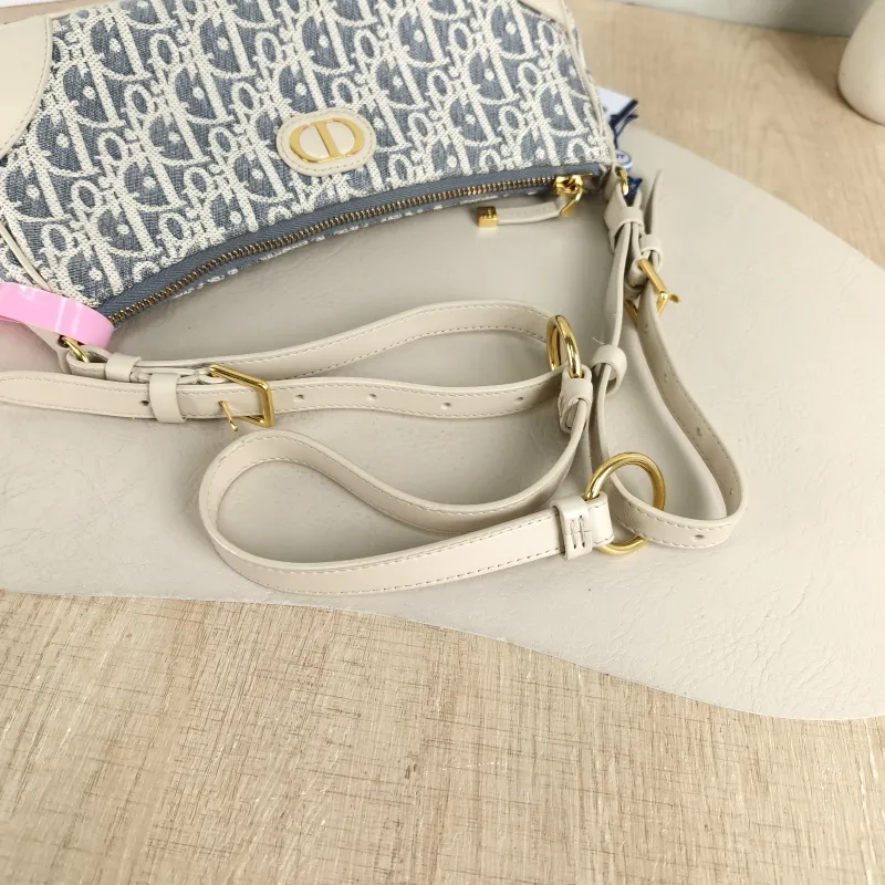 DIOR Shoulder Bag 30 Montaigne hobo Beige ，Canvas Mini 26.5 × 7 × 12 cm — detail view 8 of 8