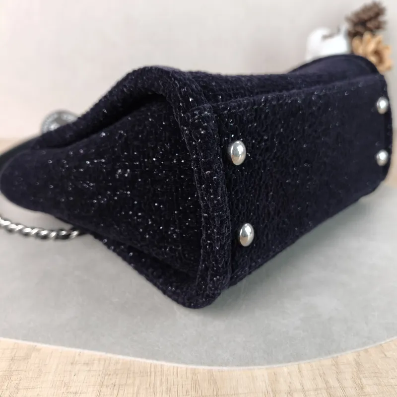 Chanel Shoulder Bag Black Mini 19 × 11 × 16 cm — detail view 2 of 12