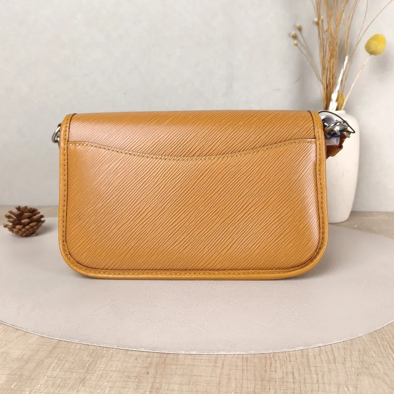 Louis Vuitton Shoulder Bag BUCI Epi Embossed Calfskin 24.5 × 9 × 15.5 cm — cover view 2 of 5