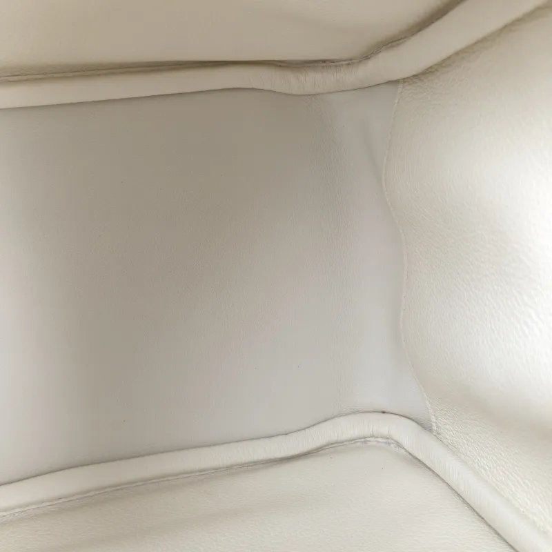 Hermès Crossbody Bag Lindy 2601White Evercolor Calfskin Small26 × 12 × 18 cm — detail view 14 of 14