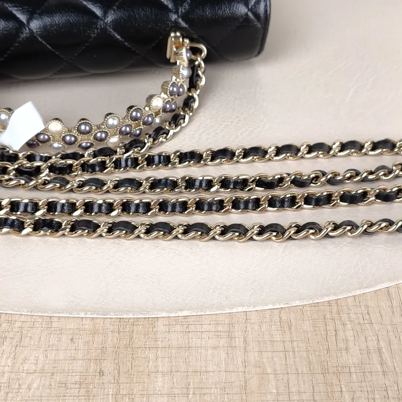 Chanel Crossbody Bag Pearl Black Lambskin 19 × 3.5 × 12 cm — detail view 14 of 14