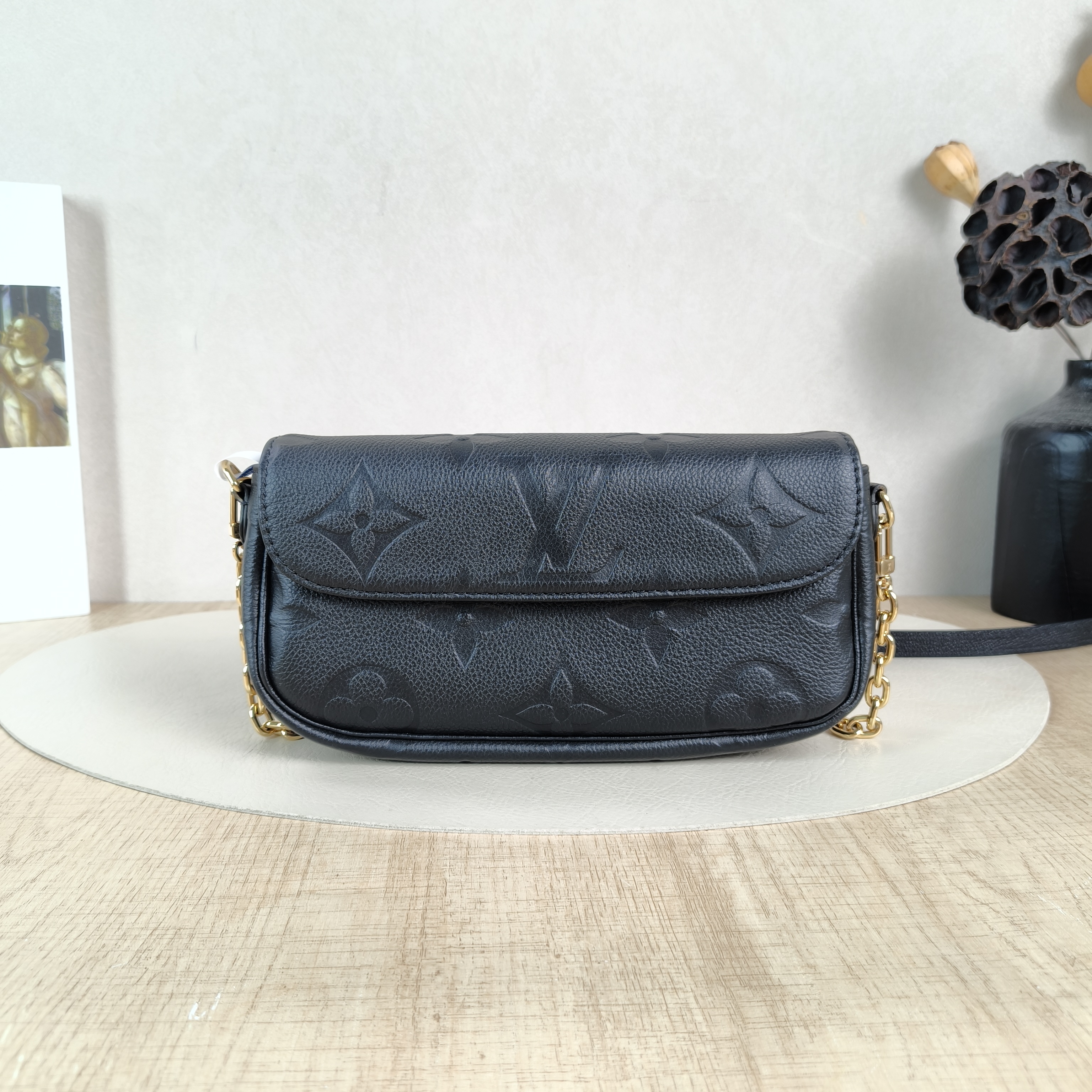 Louis Vuitton Crossbody Bag IVY Black Empreinte Embossed Calfskin Monogram Small23.5 × 4.3 × 12 cm