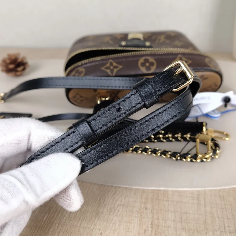 Louis Vuitton Shoulder Bag VANITY POUCH Cosmetic Bag Monogram PVC One Size19 × 6.5 × 11.5 cm — detail view 12 of 14