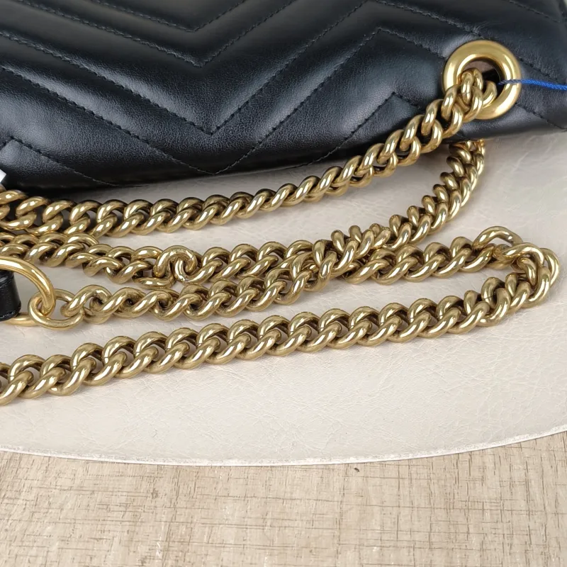 GUCCI Crossbody Bag GG Marmont Medium Marmont 26 Black CC alfskin Medium 26 × 7 × 15 cm — detail view 3 of 13