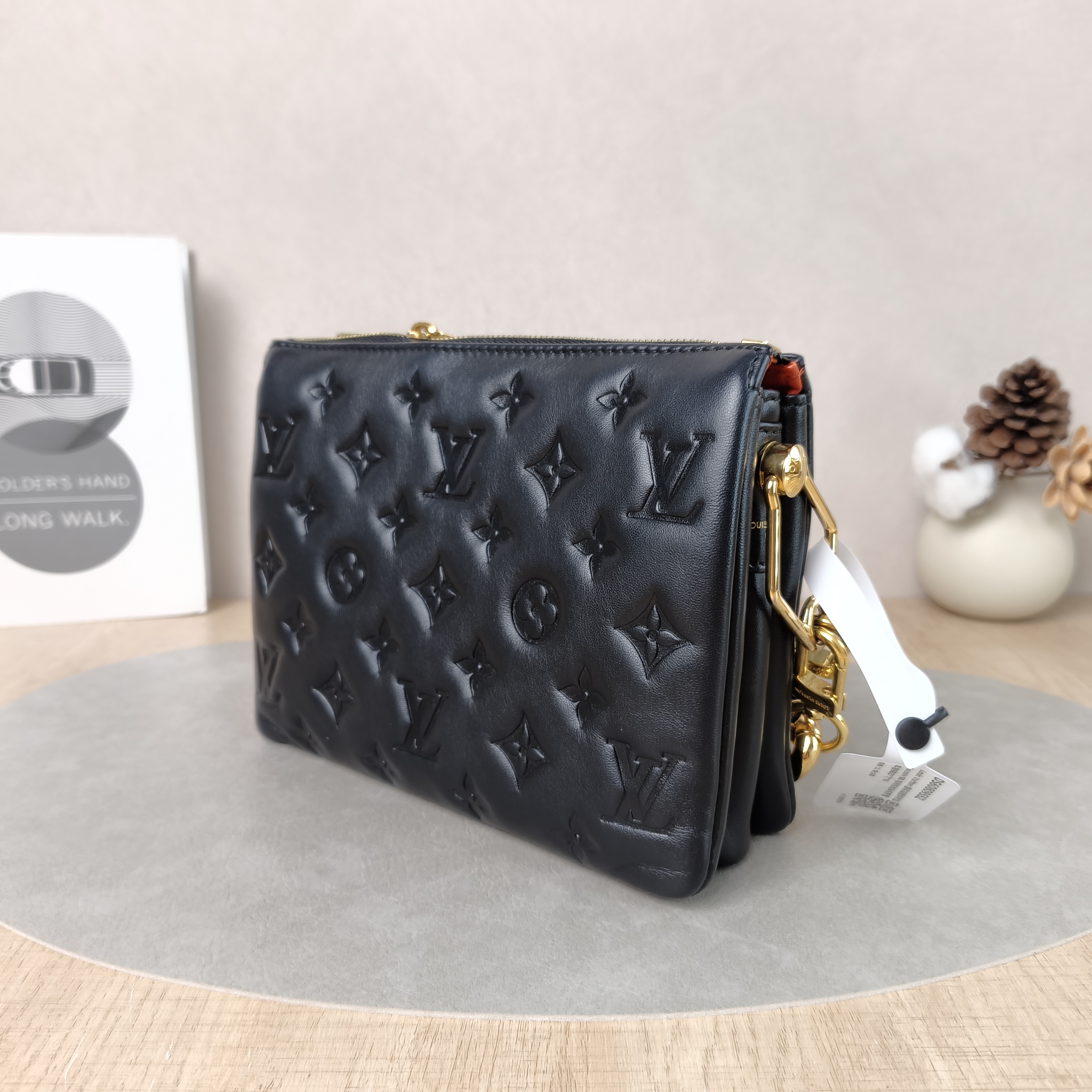 Louis Vuitton Crossbody Bag Coussin BB Black Lambskin BB21 × 7 × 16 cm — cover view 6 of 6