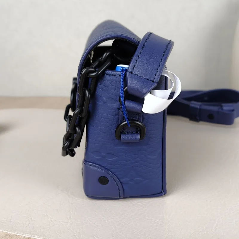 Louis Vuitton Crossbody Bag Steamer Box Blue Calfskinmini18 × 6.5 × 11 cm — detail view 1 of 12