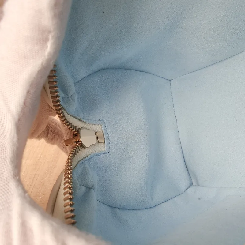 Louis Vuitton Crossbody Bag Speedy20 White · Blue Calfskin One Size20.5 × 12 × 13.5 cm — detail view 9 of 14