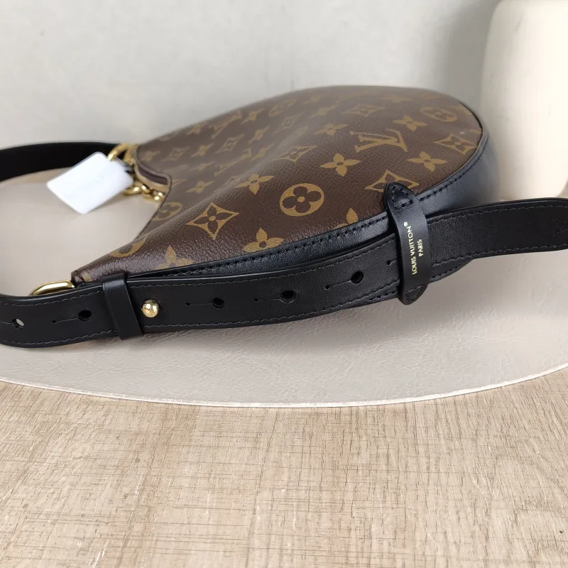 Louis Vuitton Shoulder Bag COOKIE Monogram PVC BB 28.5 × 5 × 19 cm — detail view 9 of 10