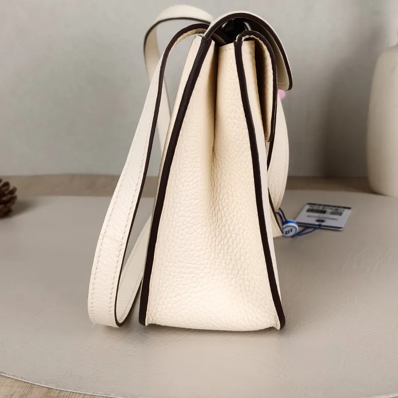 Hermès Shoulder Bag Halzan 25I2 TC Calfskin Small25 × 8 × 17 cm — detail view 11 of 12