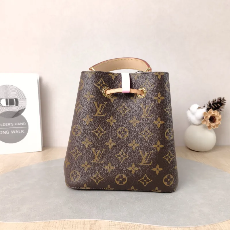 Louis Vuitton Crossbody Bag NÉONOÉ Bucket Bag BB Monogram PVC BB 20 × 13 × 20 cm — cover view 5 of 5