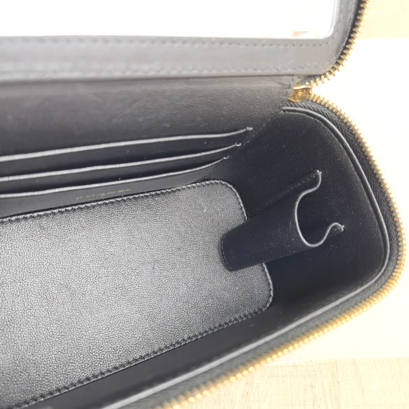 Chanel Crossbody Bag Edition Black Lambskin Mini 16 × 8 × 9.5 cm — detail view 8 of 12