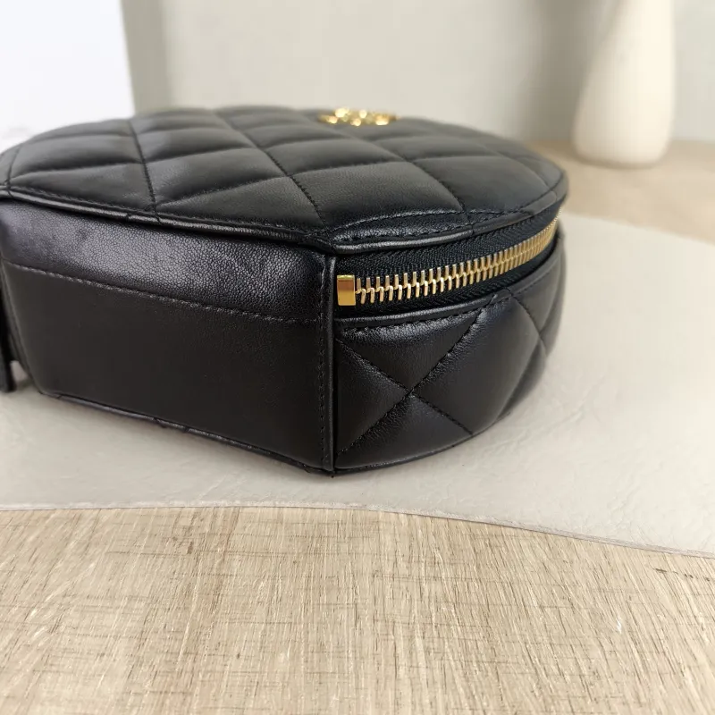 Chanel Crossbody Bag logo Crossbody Bag Black Lambskin One Size 18 × 6 × 16.5 cm — detail view 5 of 10