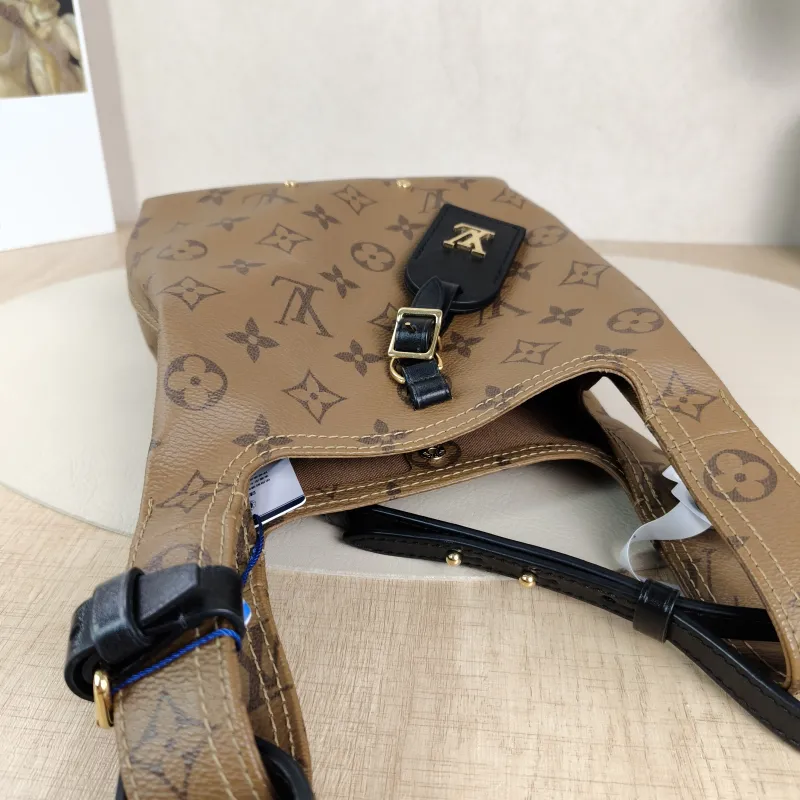Louis Vuitton Top Handle Bag ATLANTIS Monogram PVCBB17 × 7 × 17 cm — detail view 6 of 10