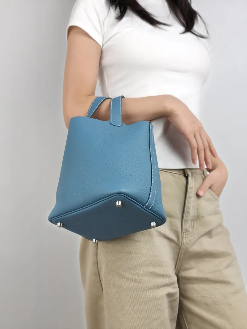 Hermès Top Handle Bag Picotin Lock 18 Taurillon Clemence TC Calfskin Small 18 × 13 × 18 cm K — on-model view 1 of 2