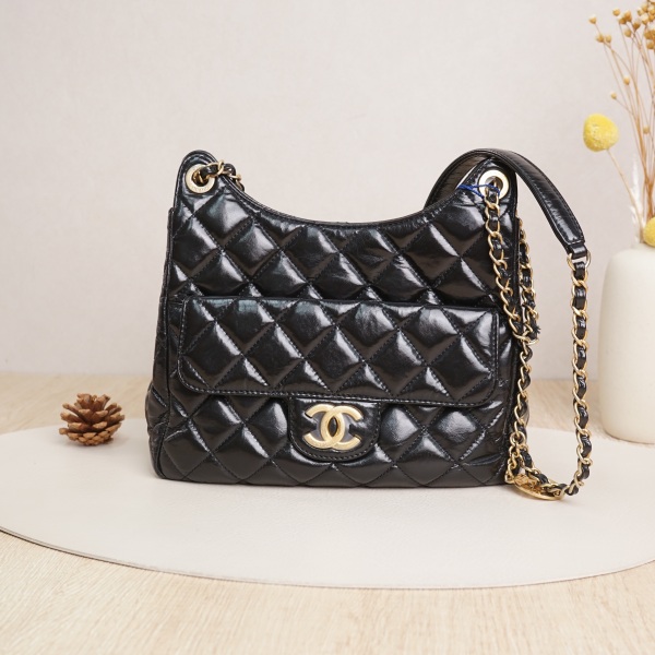 Chanel Medium Black with Gold-Tone Hardware Calfskin Microchip Edition · 23 × 8 × 21 cm
