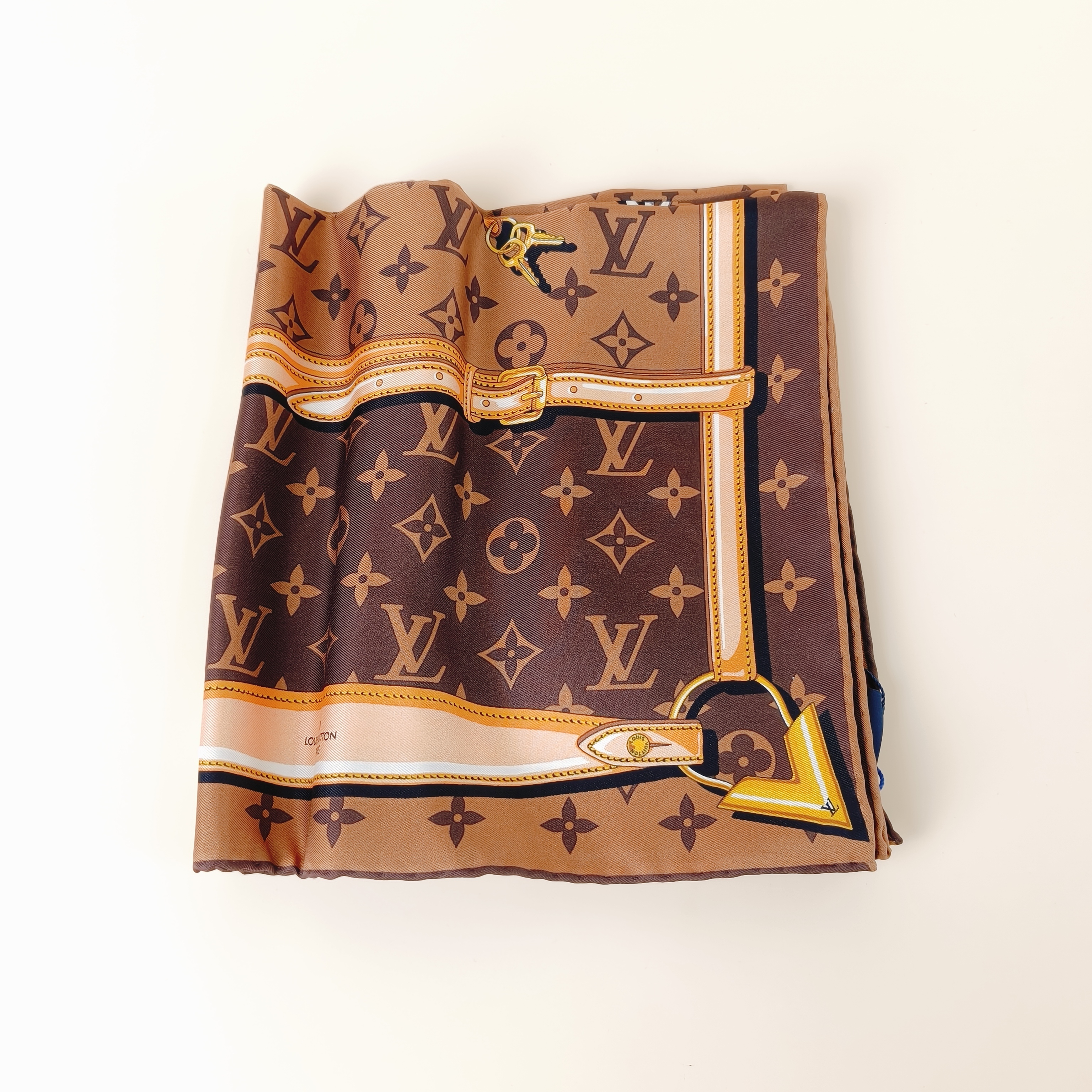 Louis Vuitton Monogram Silk One Size90*90 โ cover view 5 of 11