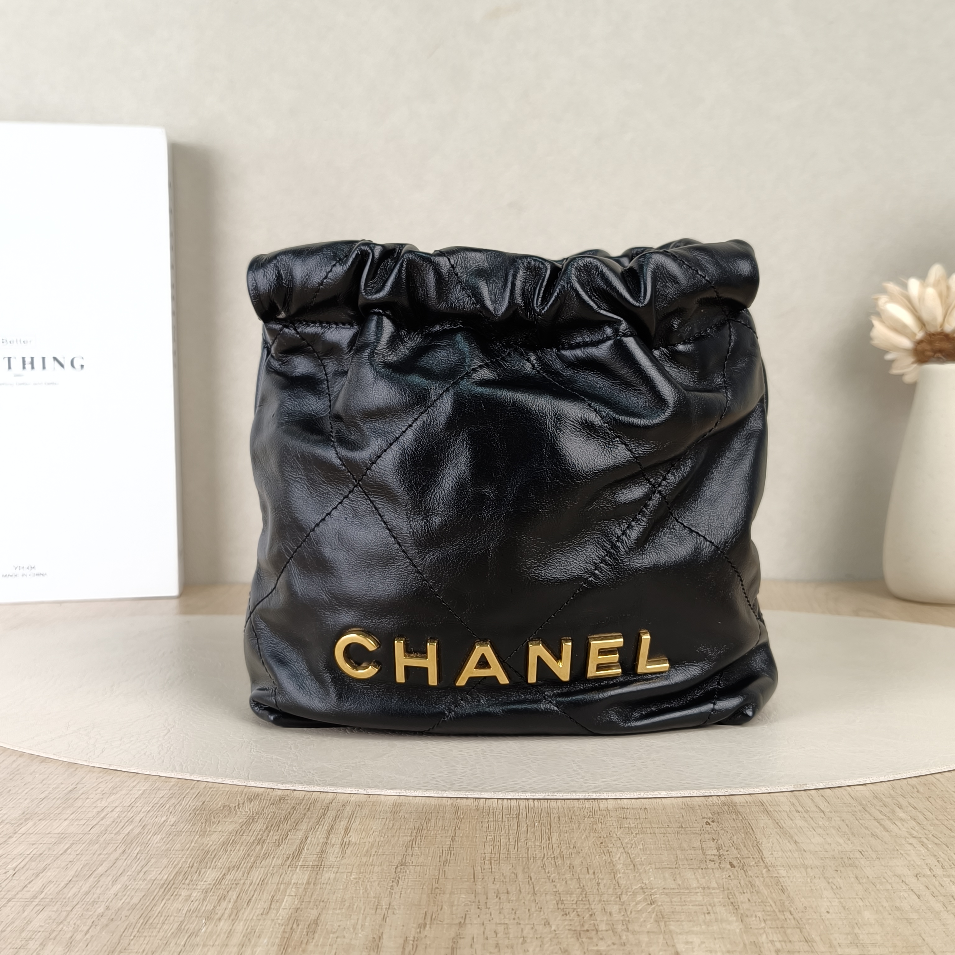 Chanel Shoulder Bag Pearl 22bag Black CC alfskinmini20 × 6 × 19 cm