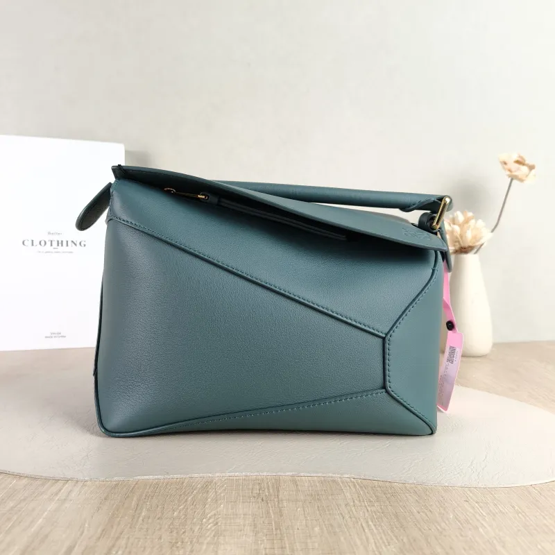 LOEWE Crossbody Bag Puzzle Green CC alfskin Small 24 × 10.5 × 16.5 cm