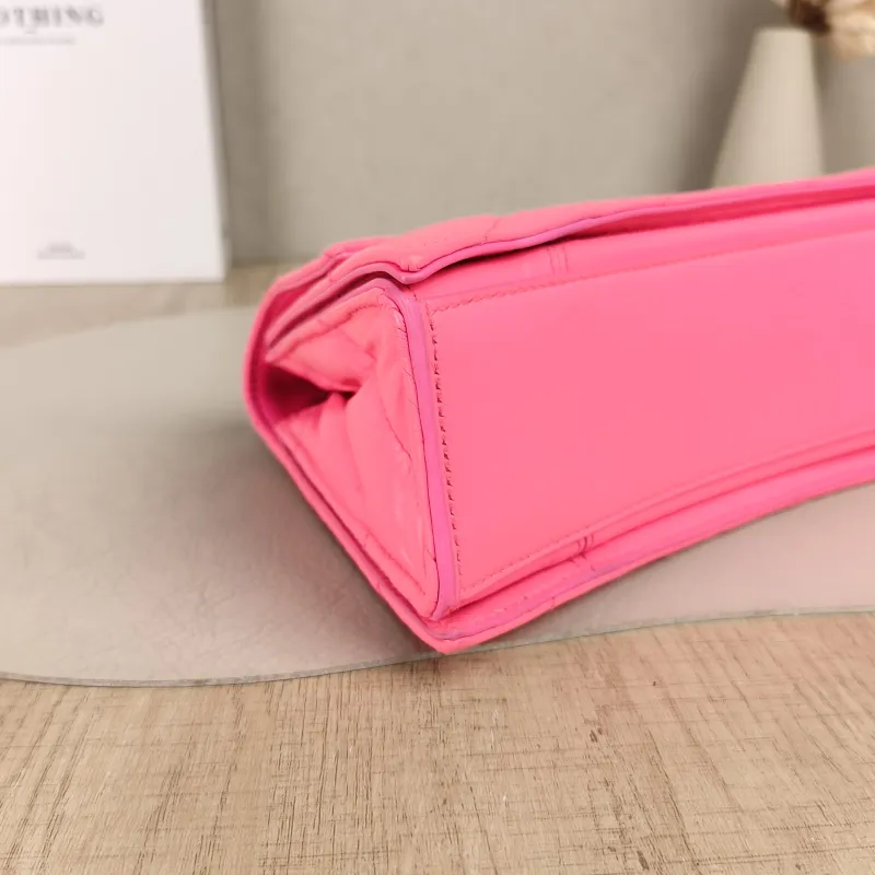 BALENCIAGA Shoulder Bag CRUSH Chain Bag Neon Pink Calfskin Small25 × 8 × 15 cm — detail view 11 of 14