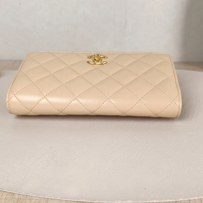Chanel Crossbody Bag CF WOC Taupe Lambskin Mini 19.2 × 3.5 × 12.3 cm — detail view 2 of 14