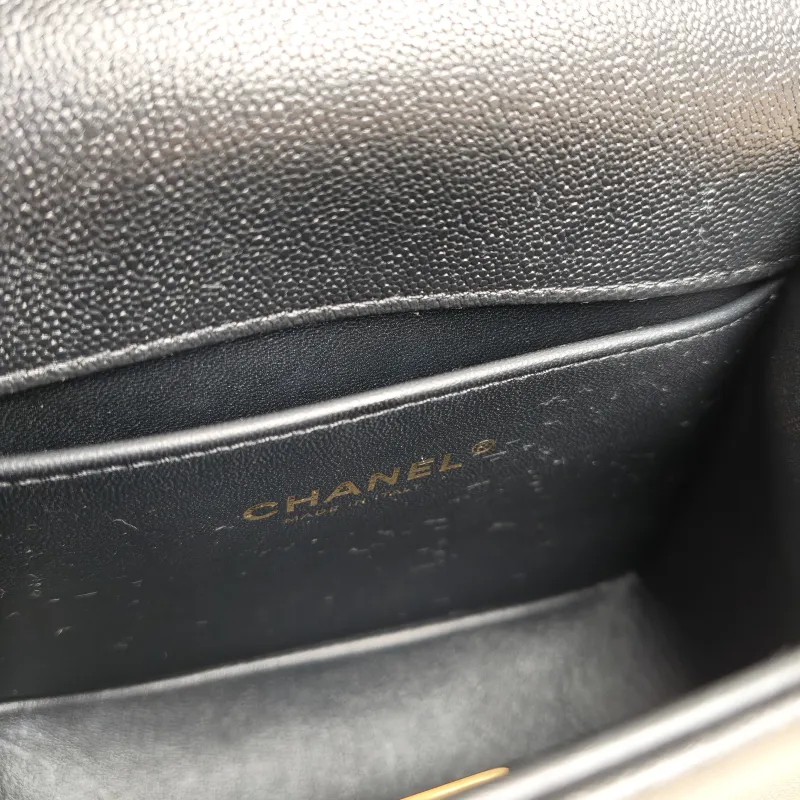 Chanel Crossbody Bag Le Boy​Black Calfskinmini18 × 8.5 × 16 cm — detail view 3 of 12