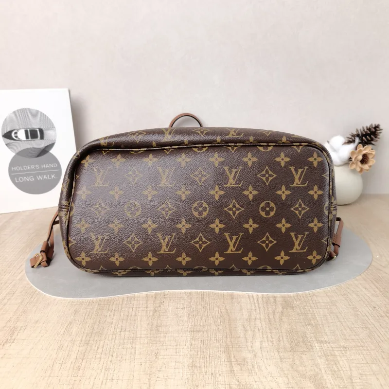 Louis Vuitton Shoulder Bag NEVERFULL INSIDE OUT PVC · Calfskin Medium 31 × 14 × 28 cm — cover view 3 of 5