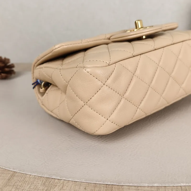 Chanel Crossbody Bag mini Taupe Lambskin One Size 20 × 6 × 12 cm — detail view 4 of 13