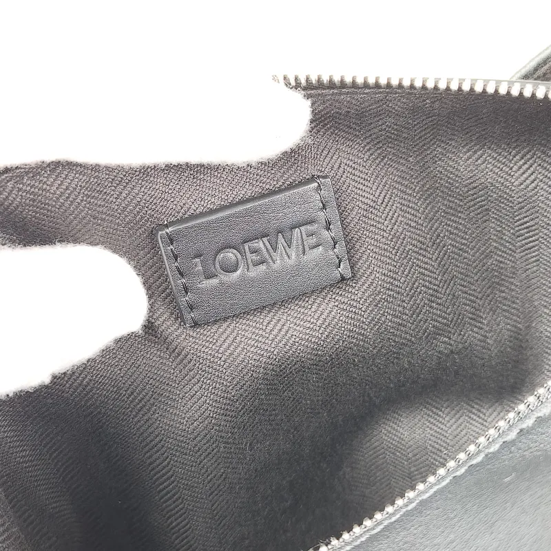 LOEWE Crossbody Bagcubi Crossbody Bag Black Calfskin Small29.5 × 10 × 22 cm — detail view 7 of 10