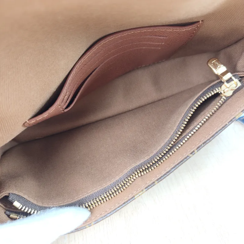 Louis Vuitton Crossbody Bag IVY Monogram PVC Small 23.5 × 4.3 × 12 cm — detail view 3 of 11