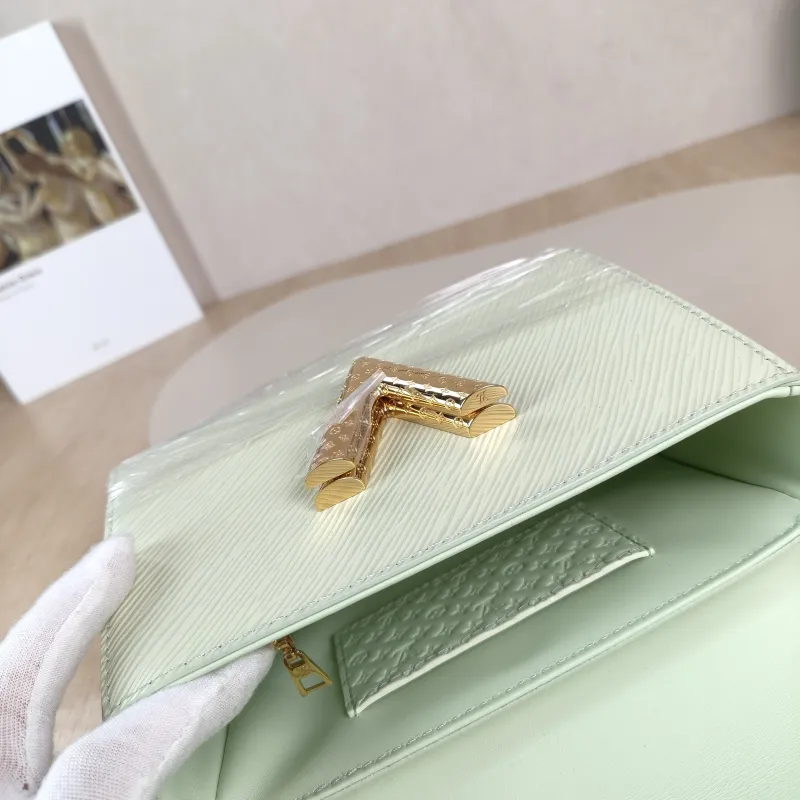 Louis Vuitton Crossbody Bag Twist Green Calfskin Small 19 × 9 × 15 cm — detail view 3 of 12