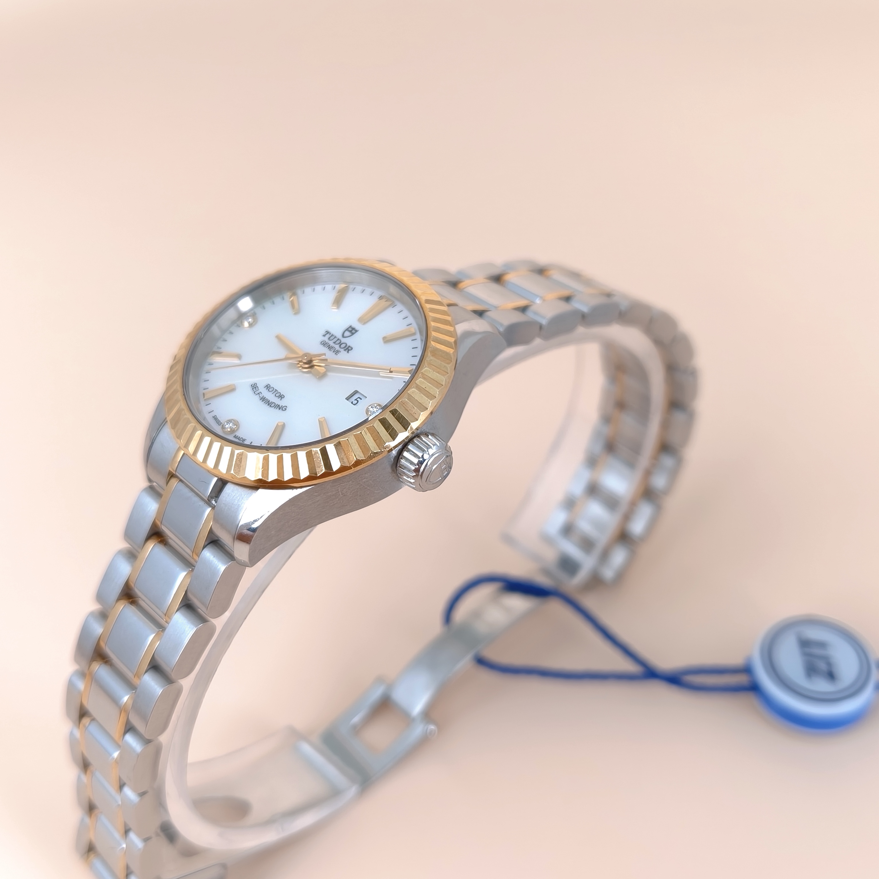TUDOR Watch Collection Watch One Size28 — cover view 8 of 9