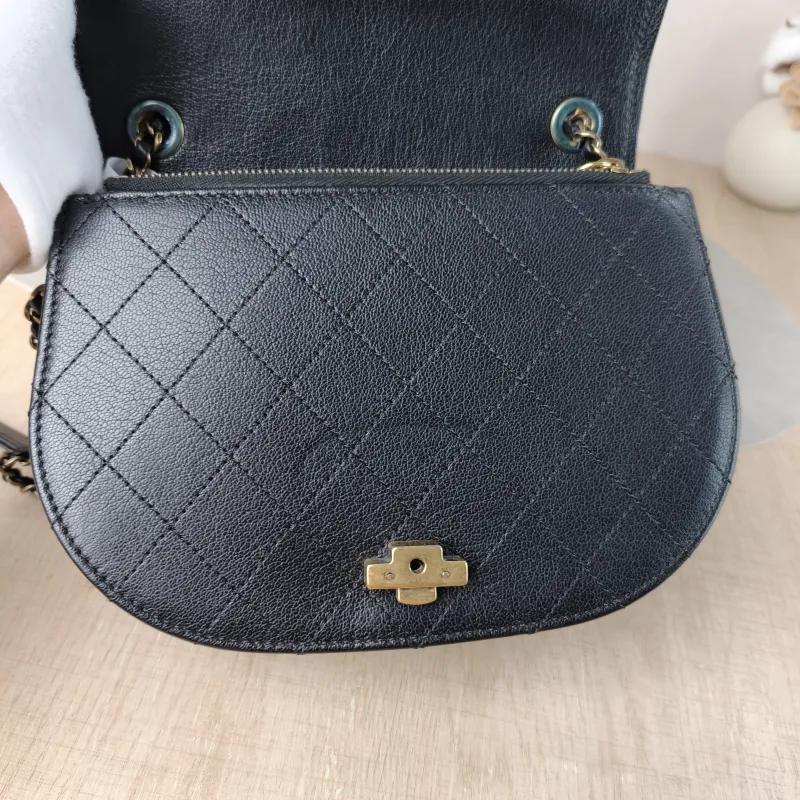 Chanel Crossbody Bag Collection Top Handle Crossbody Bag Black Calfskin One Size 20.5 × 6.5 × 16 cm 23 — detail view 2 of 14