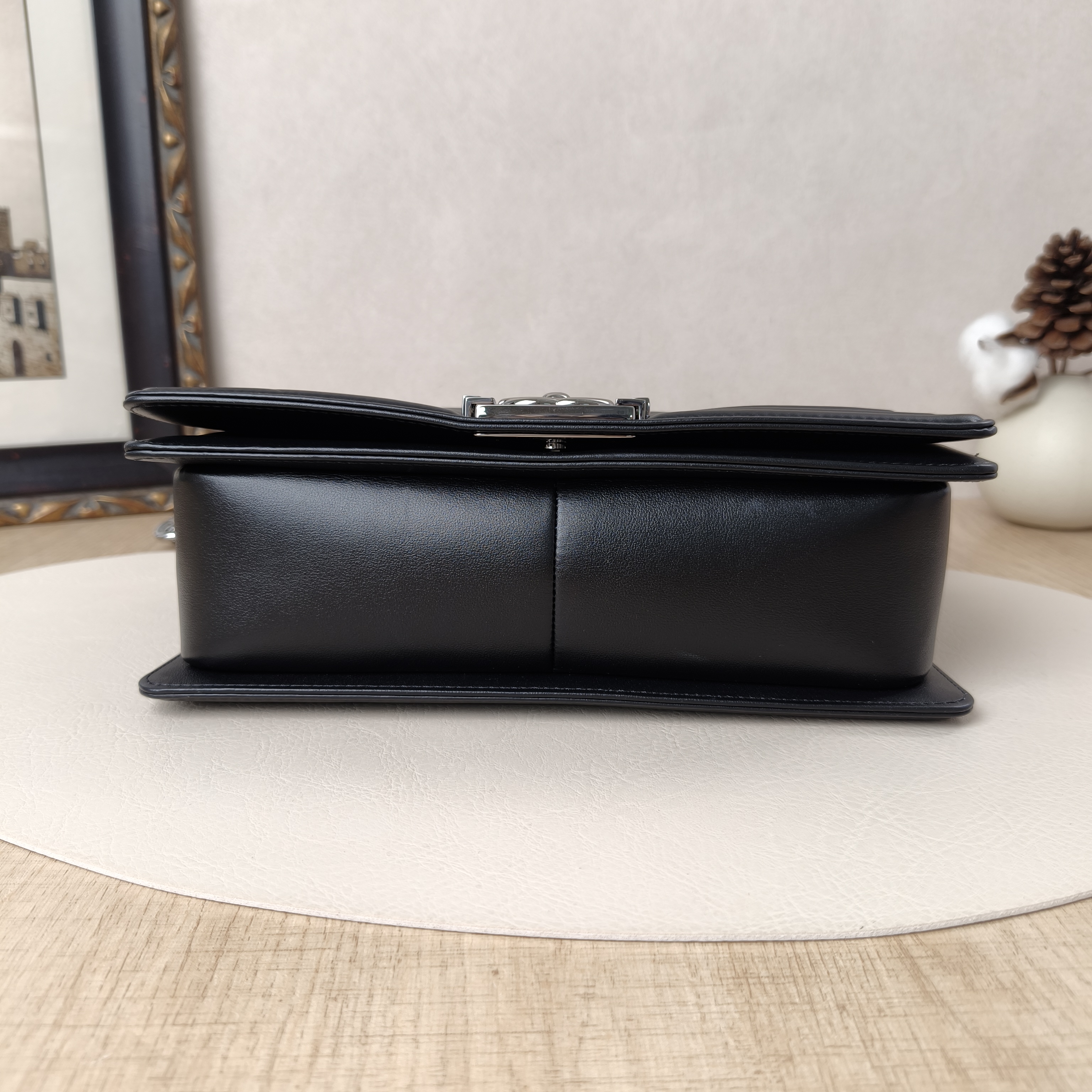 Chanel Crossbody Bagv leboy Black Grained Calfskin Medium25 × 9 × 15 cm — cover view 9 of 11
