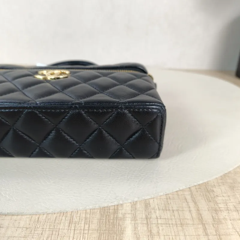 Chanel Crossbody Bag lp Box Bag Black Lambskin One Size19.5 × 5 × 17 cm — detail view 9 of 13