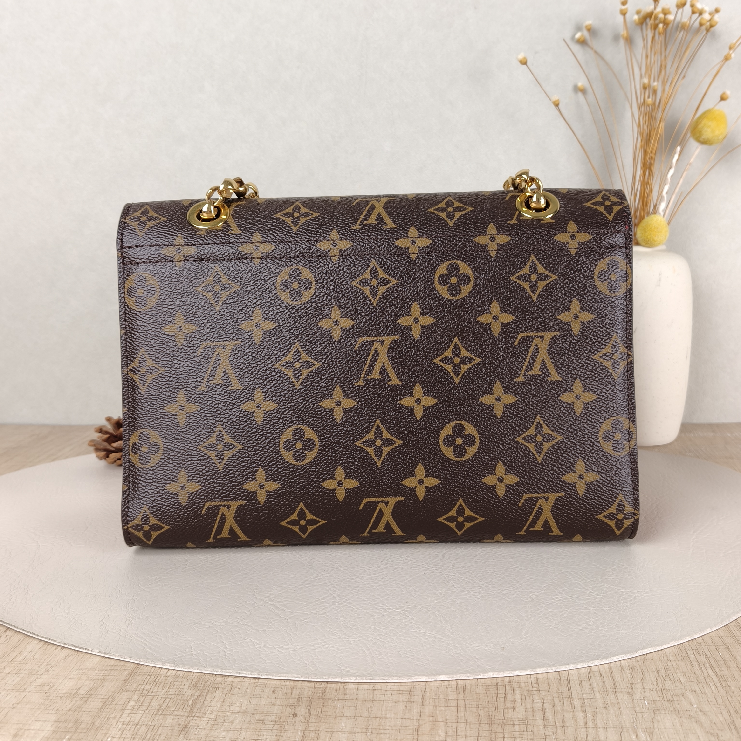 Louis Vuitton Crossbody Bag VICTOIRE Red PVC · Calfskin One Size27 × 10 × 17 cm — cover view 2 of 5