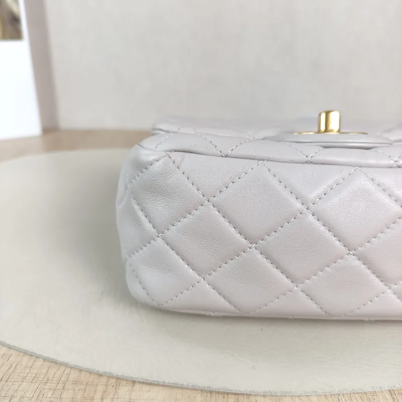 Chanel Crossbody Bag Lambskin One Size17 × 8 × 13.5 cm — detail view 2 of 13