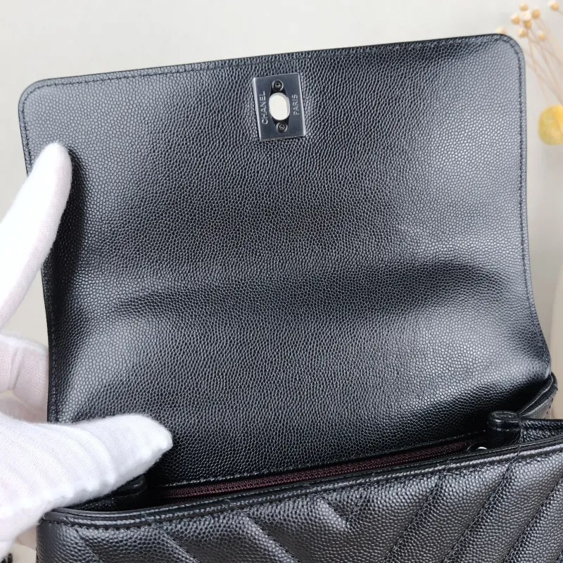 Chanel Top Handle Bag Coco Handle​ v Black Grained Calfskin Small 24 × 10 × 14 cm — detail view 13 of 14